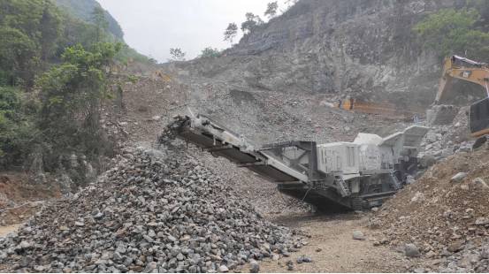 Mobile limestone mine crushing processing plant in Australia